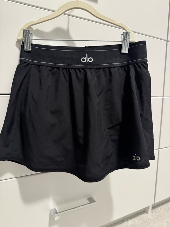 ALO Yoga Dresses & Skirts - ALO Yoga Black Athletic Skirt
